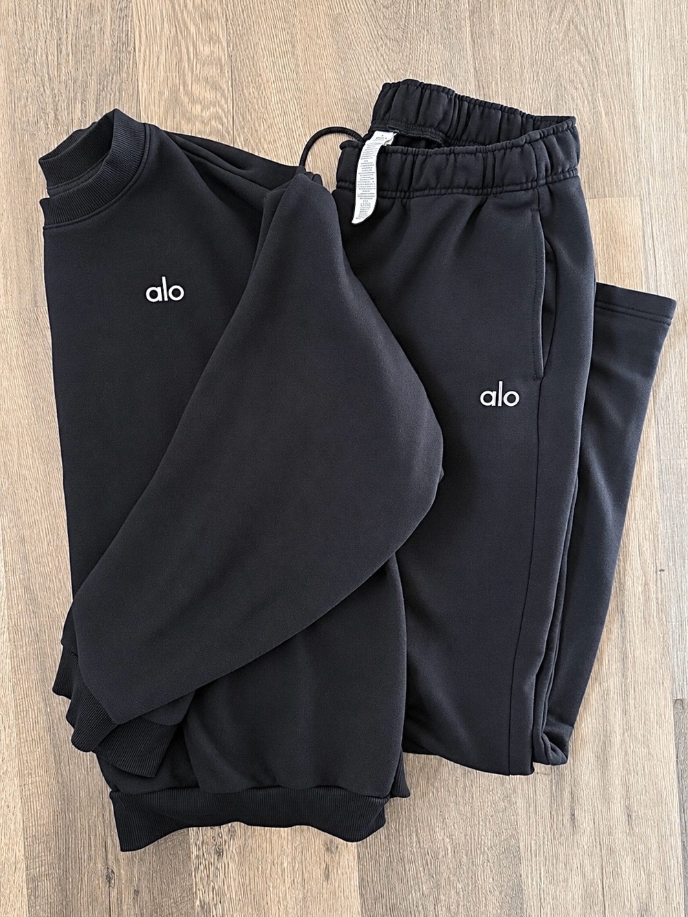 ALO Yoga Women’s Accolade Set